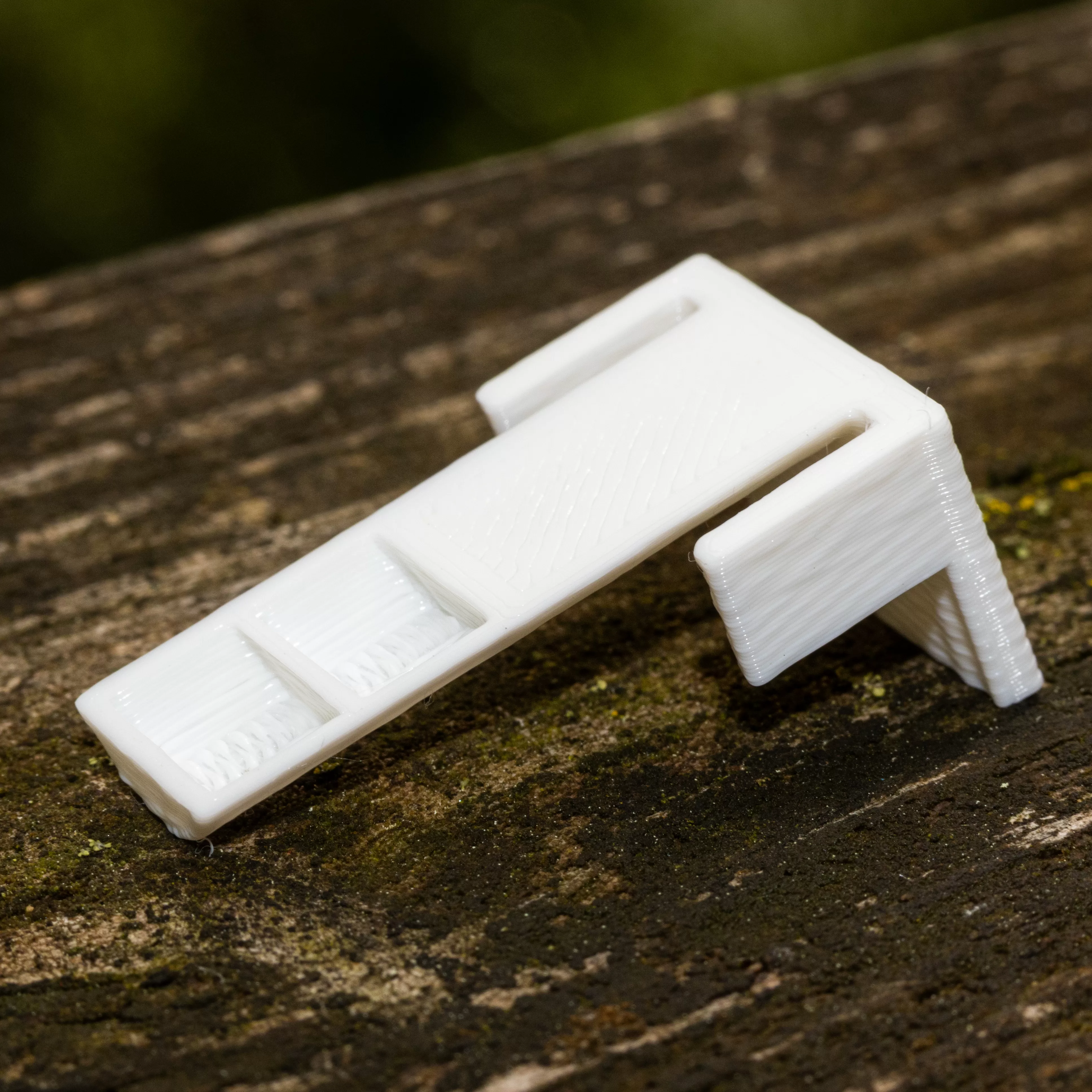 A test tube feeder.